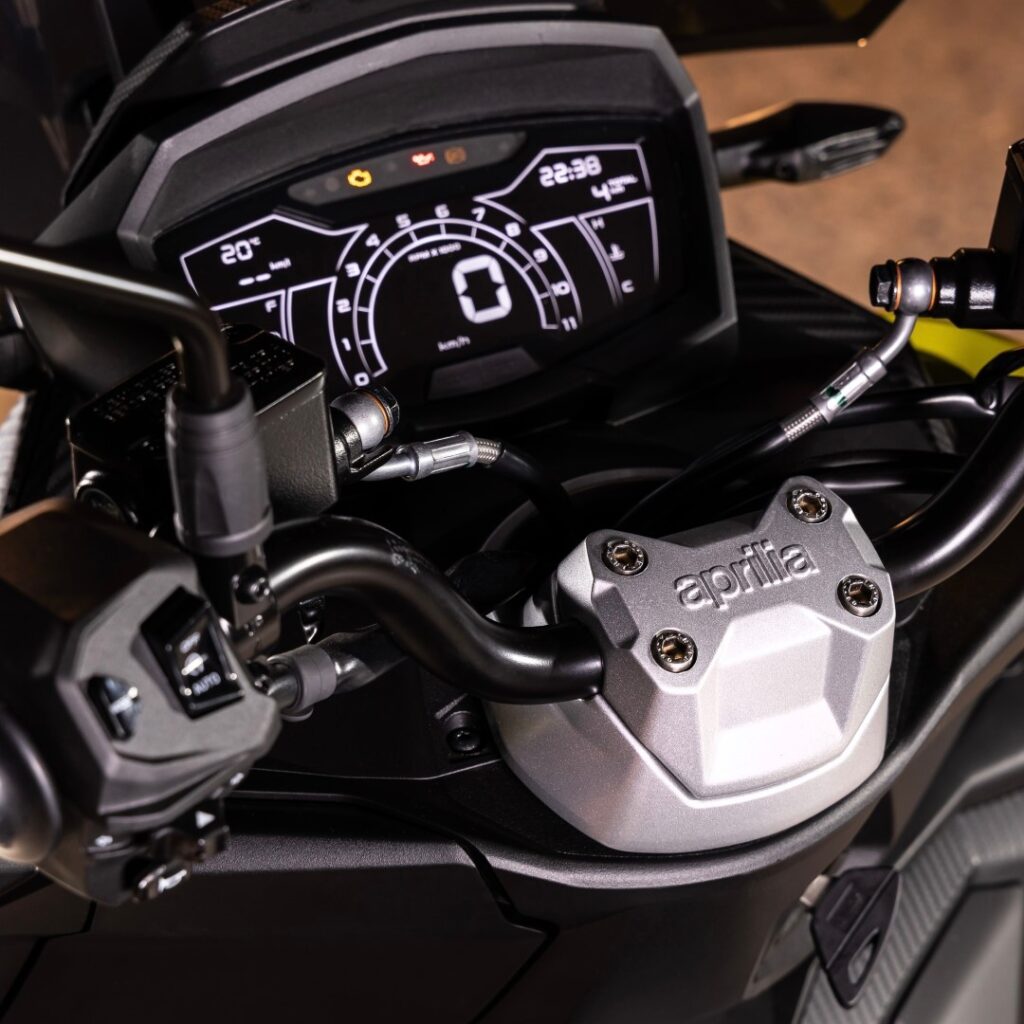 มอเตอร์ไซด์ Aprilia SR GT 200